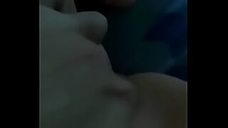 1080p un ouvrier costaud sest fait prendre en train de se branler dans un escalier