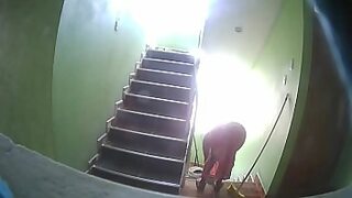 amigo dejo a su novia caliente y sola conmigo asi que nos pusimos a coger a sus espaldas siguenos en