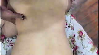 artis indo di ruang ganti