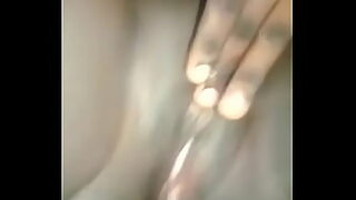 1080p un ouvrier costaud sest fait prendre en train de se branler dans un escalier