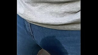 aunty indian pissing