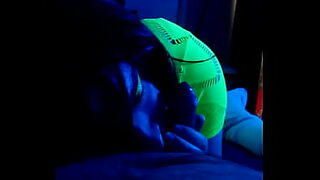 10 sec the naughty boy stripped off moms sari and fucked her hard