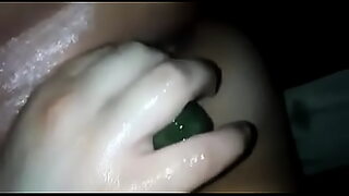 1080p un ouvrier costaud sest fait prendre en train de se branler dans un escalier