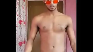 14 sal ki desi indian girl ki full hot video