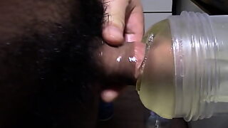 ass shaking up close