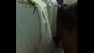 1 vs banyk siram pake air kencing di badan