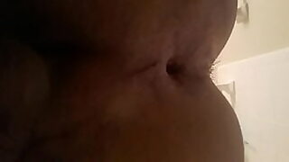 amigo dejo a su novia caliente y sola conmigo asi que nos pusimos a coger a sus espaldas siguenos en