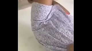 14 sal ki desi indian girl ki full hot video