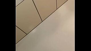 aliyah di wc