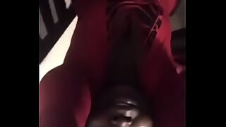 3 girls sexing and 1 dont no whats going on