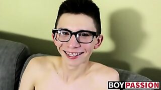 18 year old breaks the seal of the pussy with her step brothers big