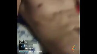 anis tengah tidur di rumah mereka
