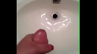 aunty changing hidden cam