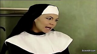 10 sec the naughty boy stripped off moms sari and fucked her hard