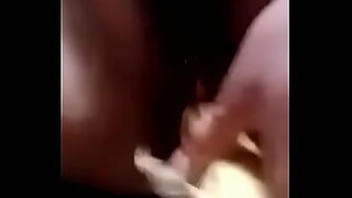 acariciando nalgas a chapin de corte