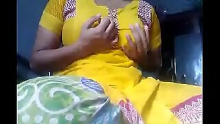 begali aunty saree removing