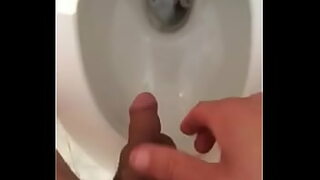 aliyah kurnia mesum d wc viral