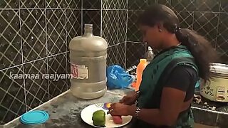 aaja piya tohe pyar do gori baiyan tope war dun