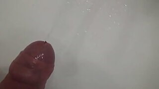 18 year old breaks the seal of the pussy with her step brothers big