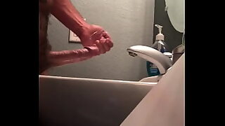 2 guys jerking off