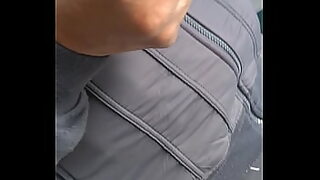 1080p un ouvrier costaud sest fait prendre en train de se branler dans un escalier