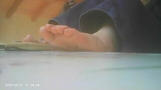 1080p un ouvrier costaud sest fait prendre en train de se branler dans un escalier