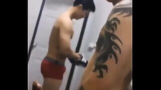 apat na pinay nagpakita ng mga dibdib