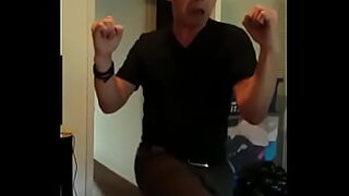 abg mandi sambil mainin memek