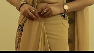 aunty navel press hot