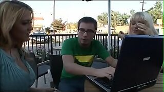 1 girl 4 boys at a time 1 in moutn 2 in vagina 1 in 2 hole