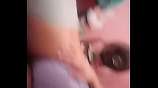 1080p un ouvrier costaud sest fait prendre en train de se branler dans un escalier