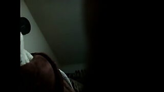 amigo dejo a su novia caliente y sola conmigo asi que nos pusimos a coger a sus espaldas siguenos en