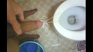 aliyah kurinia di wc
