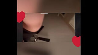 amigo dejo a su novia caliente y sola conmigo asi que nos pusimos a coger a sus espaldas siguenos en