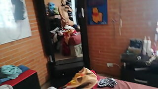 1080p un ouvrier costaud sest fait prendre en train de se branler dans un escalier