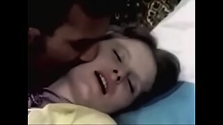 1 girl 4 boys at a time 1 in moutn 2 in vagina 1 in 2 hole
