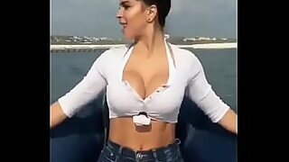 18 year old showing you how to cum just by using your hands