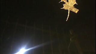 1080p un ouvrier costaud sest fait prendre en train de se branler dans un escalier