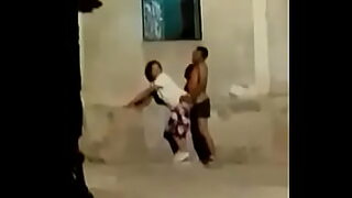 agacharse para cojer el jabon