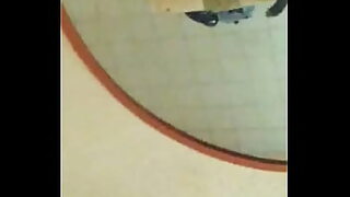 1080p un ouvrier costaud sest fait prendre en train de se branler dans un escalier