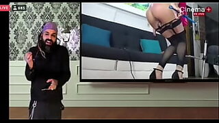 1080p un ouvrier costaud sest fait prendre en train de se branler dans un escalier