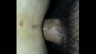1 vs banyk siram pake air kencing di badan