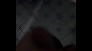 anis awek kelantan isap dalam kete
