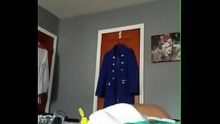 1080p un ouvrier costaud sest fait prendre en train de se branler dans un escalier