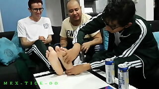 desfloracion de estudiantes uniformadas