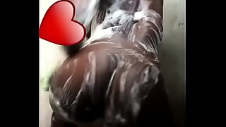 baiser par un bsede des seins