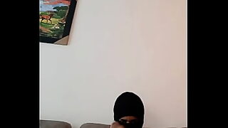18 year old skull fucked pukes on cock