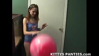 18 year old gets her pussy licked
