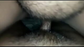 1080p un ouvrier costaud sest fait prendre en train de se branler dans un escalier