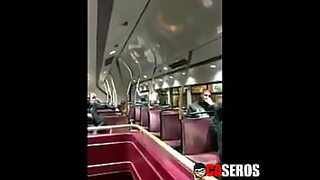 1080p un ouvrier costaud sest fait prendre en train de se branler dans un escalier